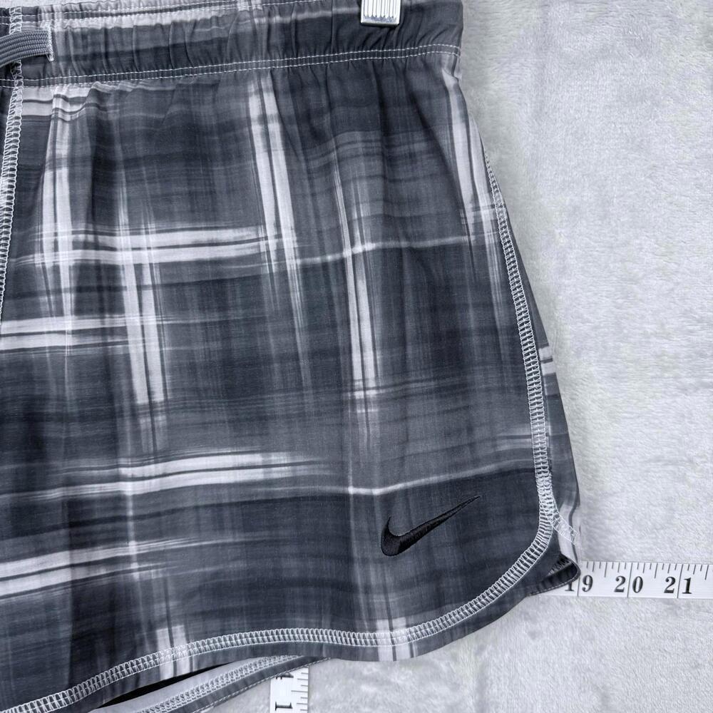 Nike Dri-FIT Plaid Running Shorts Women M Gray White Stretch Build In Tight Gym - Picture 5 of 9